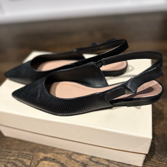 Arezzo Closed Pointed Toe Flats - Picture 4 of 5